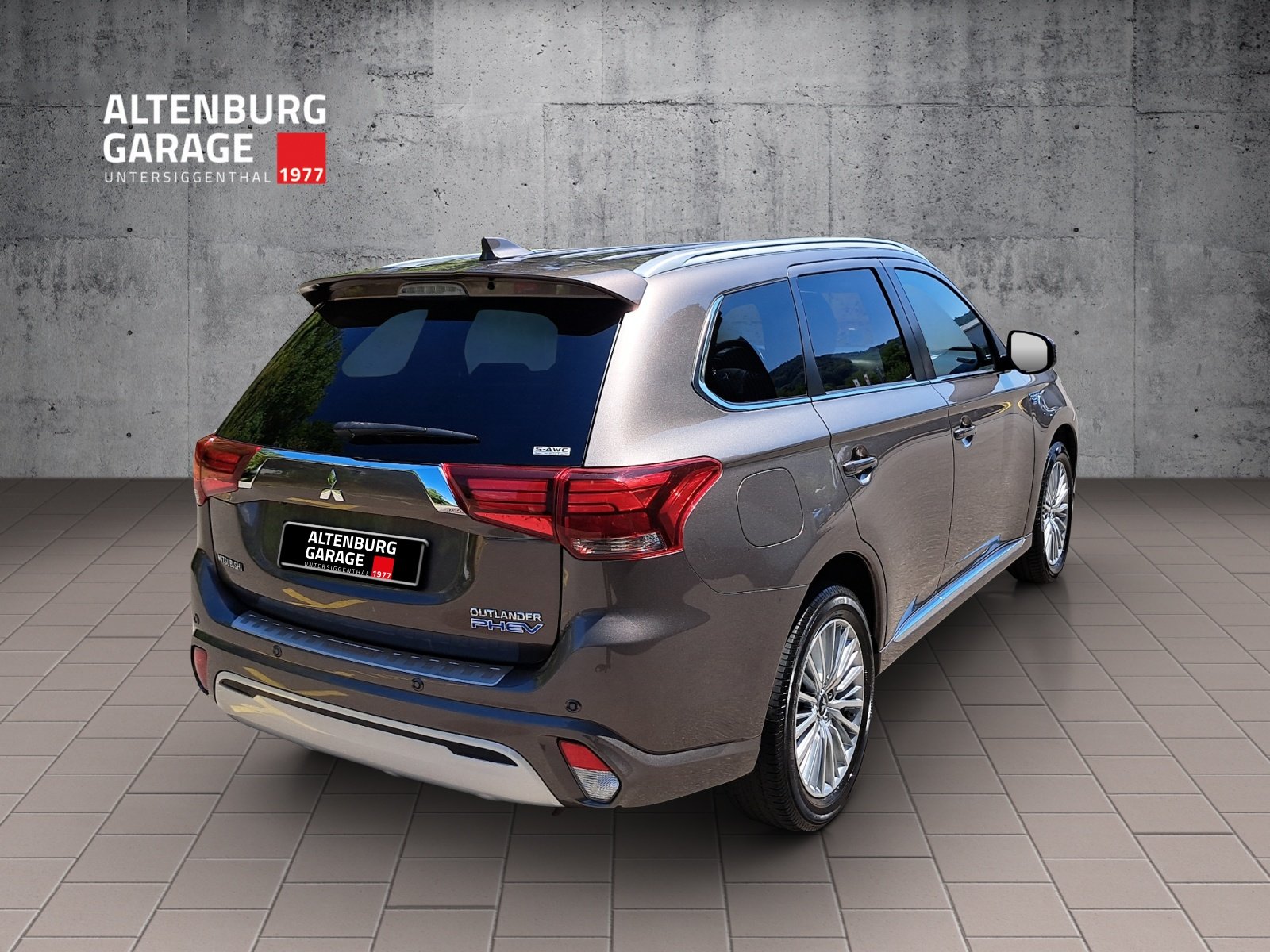 MITSUBISHI Outlander 2.4 PHEV Diamond, Plug-in-Hybrid Petrol/Electric, Second hand / Used, Automatic - 5