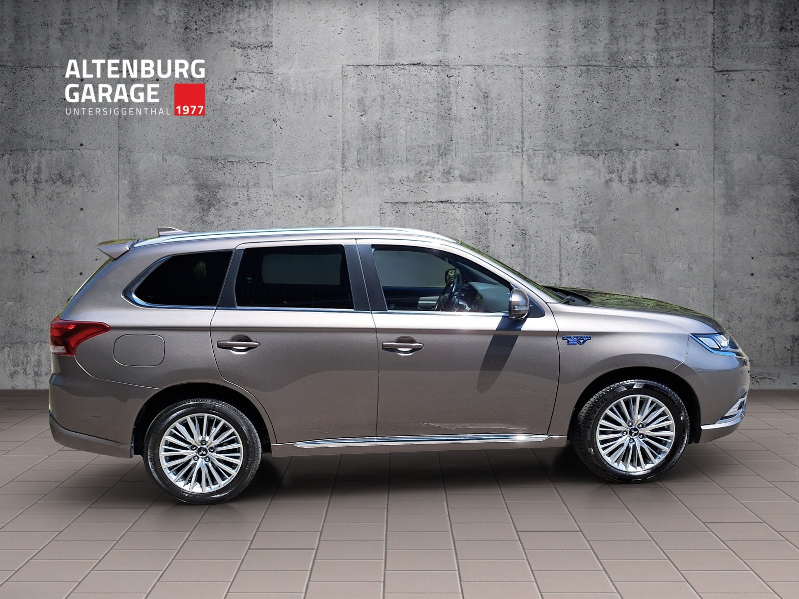 MITSUBISHI Outlander 2.4 PHEV Diamond, Plug-in-Hybrid Petrol/Electric, Second hand / Used, Automatic - 6