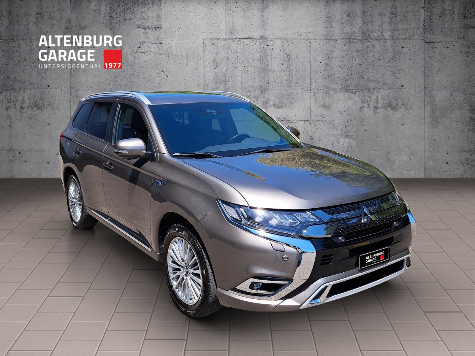 MITSUBISHI Outlander 2.4 PHEV Diamond, Plug-in-Hybrid Petrol/Electric, Second hand / Used, Automatic - 7