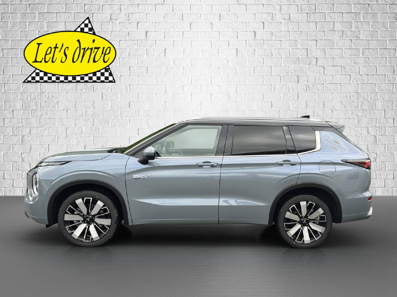 MITSUBISHI Outlander 2.4 PHEV Instyle 4x4, Plug-in-Hybrid Petrol/Electric, Second hand / Used, Automatic - 3