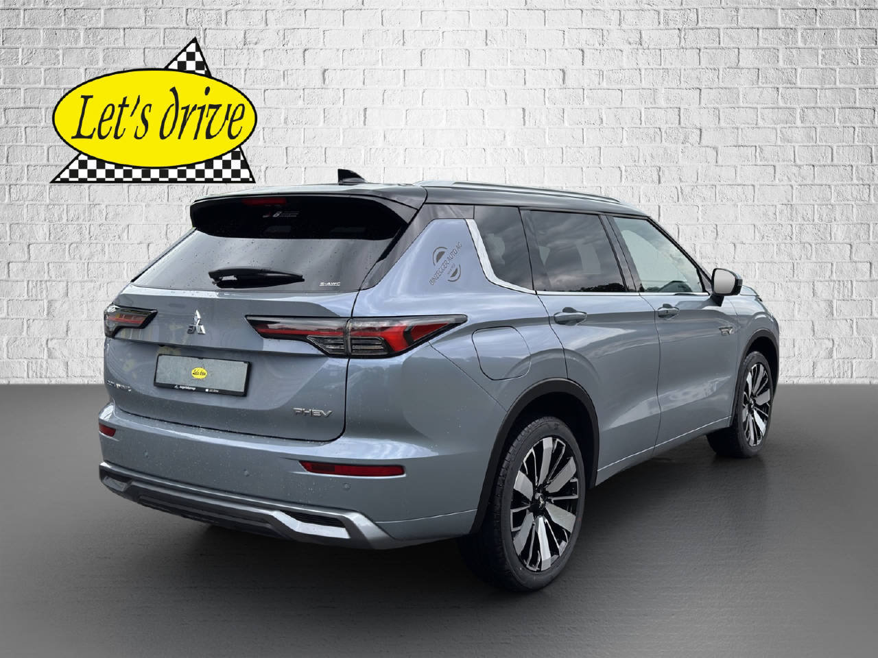 MITSUBISHI Outlander 2.4 PHEV Instyle 4x4, Plug-in-Hybrid Petrol/Electric, Second hand / Used, Automatic - 6