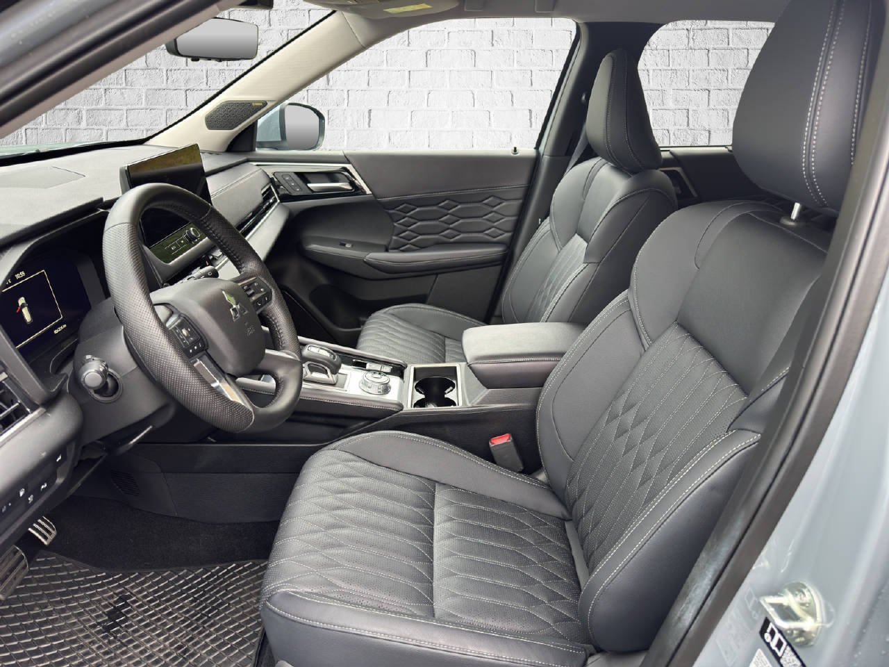 MITSUBISHI Outlander 2.4 PHEV Instyle 4x4, Plug-in-Hybrid Petrol/Electric, Second hand / Used, Automatic - 7
