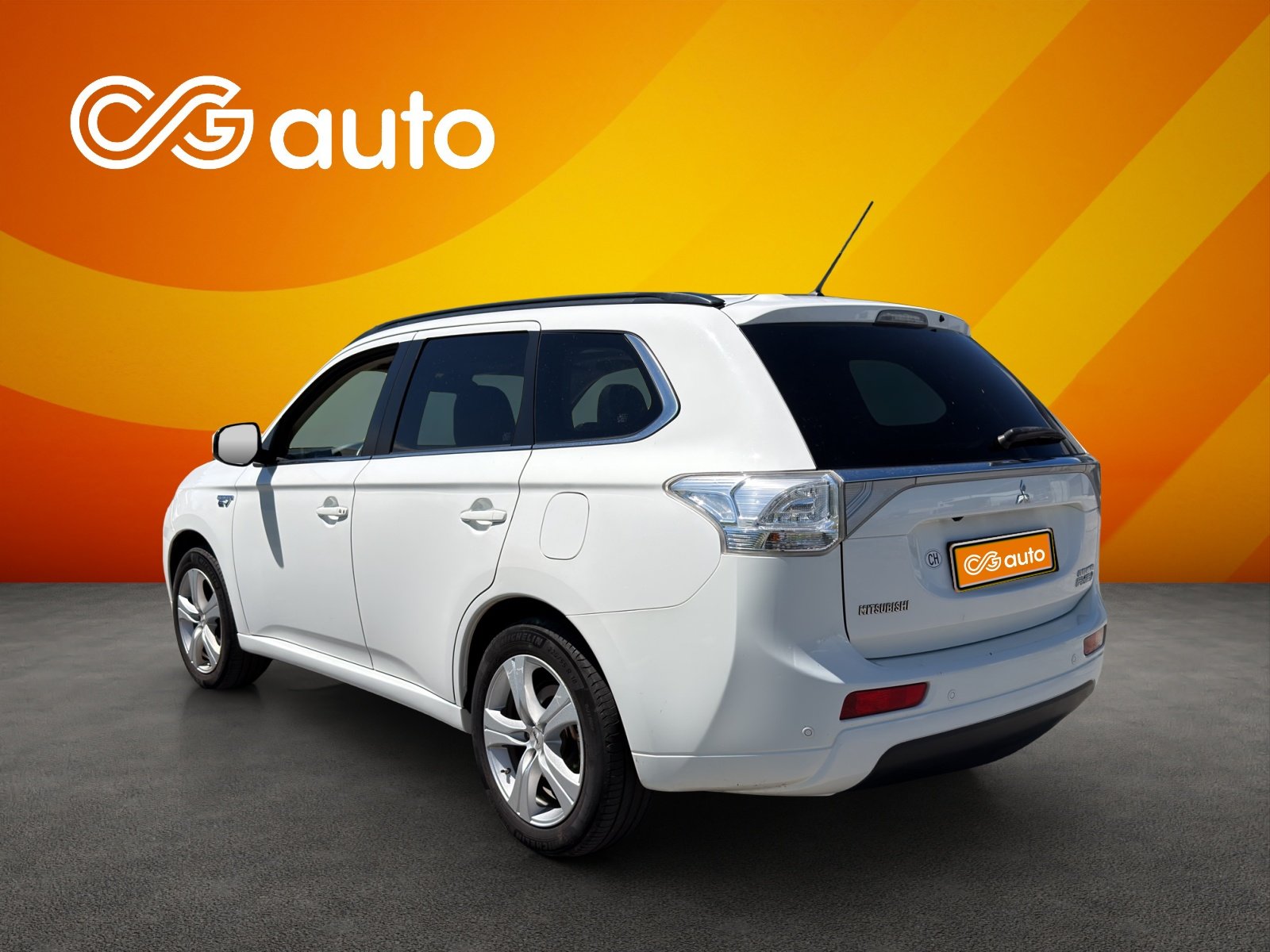 MITSUBISHI Outlander 2.0 PHEV Navigator eAssist, Plug-in-Hybrid Benzin/Elektro, Occasion / Gebraucht, Automatik - 6