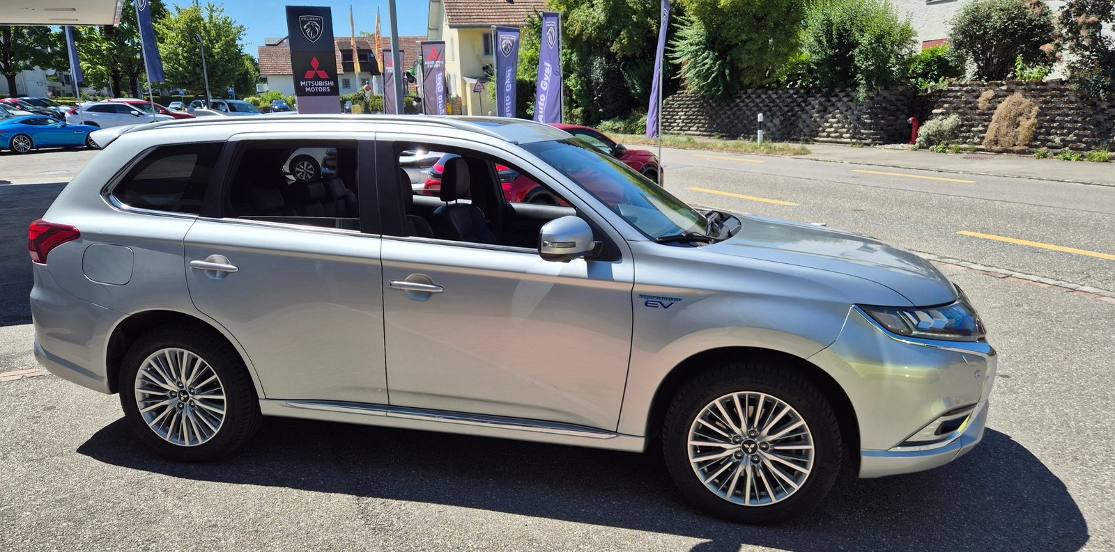 MITSUBISHI Outlander PHEV Diam. 4WD mit 1.5t AHK, Plug-in-Hybrid Benzin/Elektro, Occasion / Gebraucht, Automatik - 4
