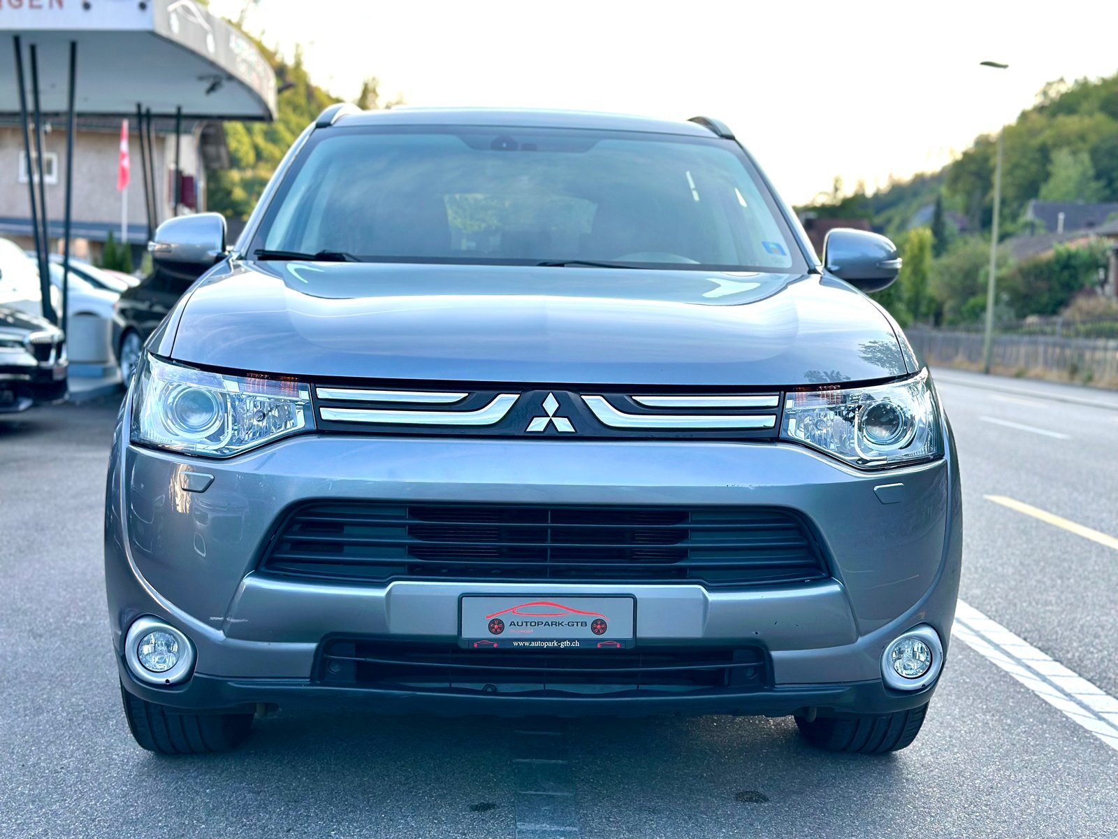 MITSUBISHI Outlander 2.0 Navigator CVT, Essence, Occasion / Utilisé, Automatique - 3