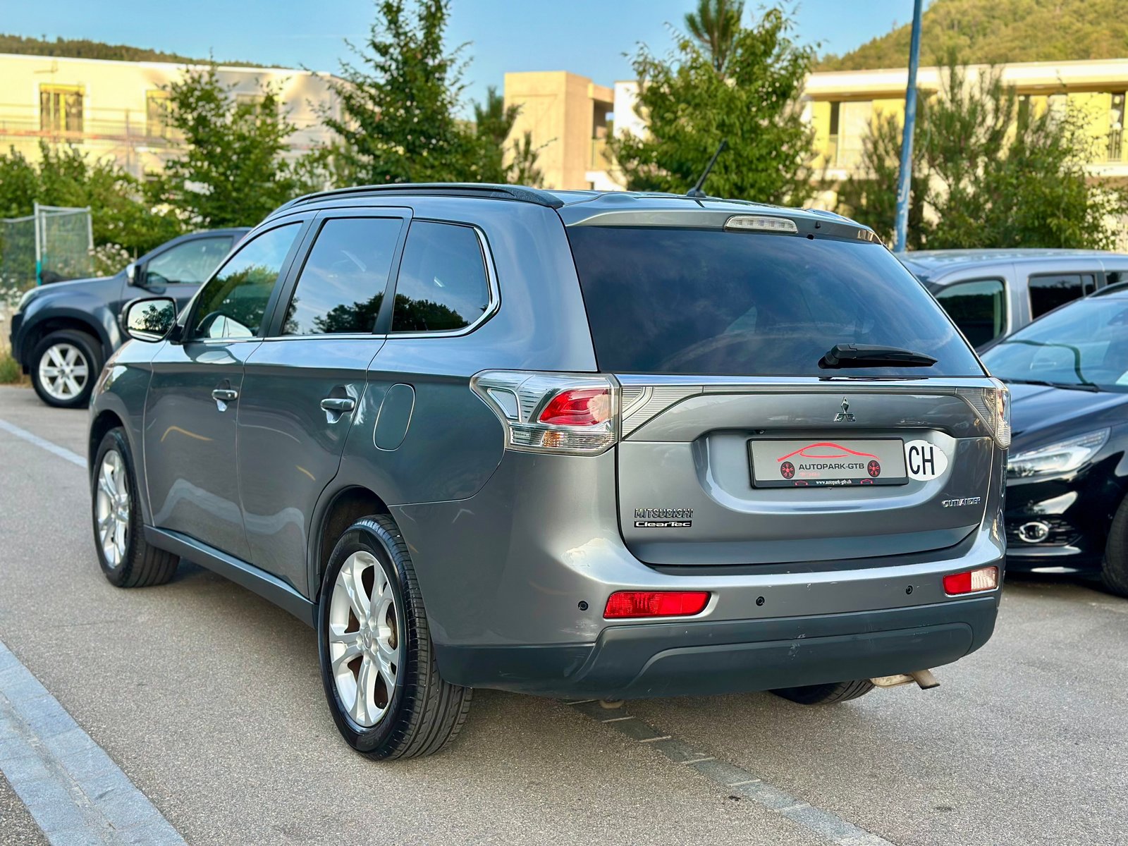 MITSUBISHI Outlander 2.0 Navigator CVT, Essence, Occasion / Utilisé, Automatique - 6