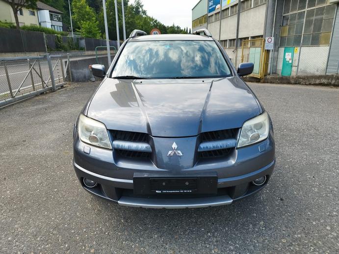 MITSUBISHI Outlander 2.4 16V Intense, Benzin, Occasion / Gebraucht, Automatik
