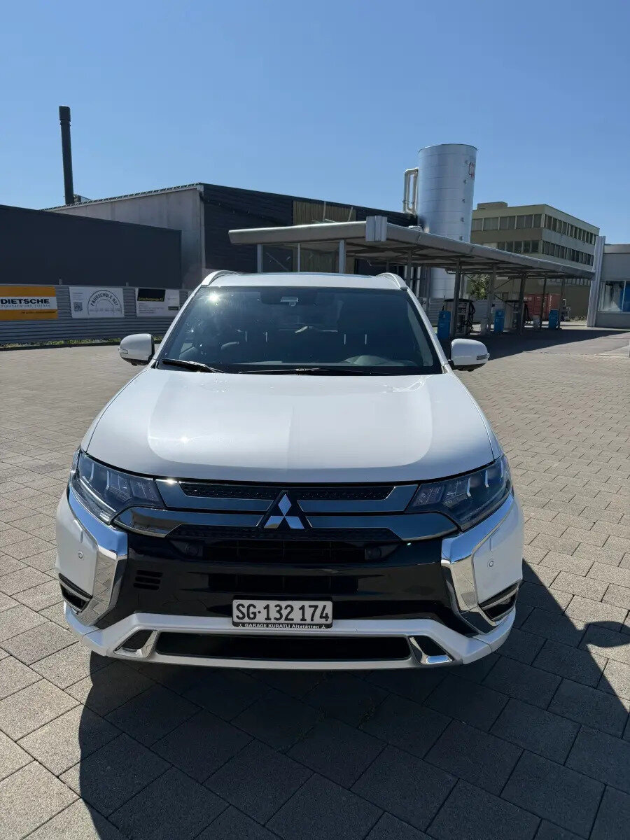 MITSUBISHI Outlander 2.4 PHEV Diamond+