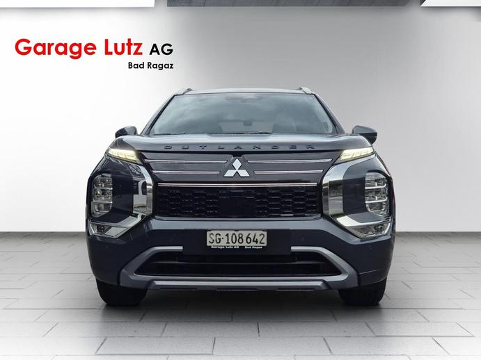MITSUBISHI Outlander 2.4 PHEV Instyle 4x4, Plug-in-Hybrid Benzin/Elektro, Occasion / Gebraucht, Automatik