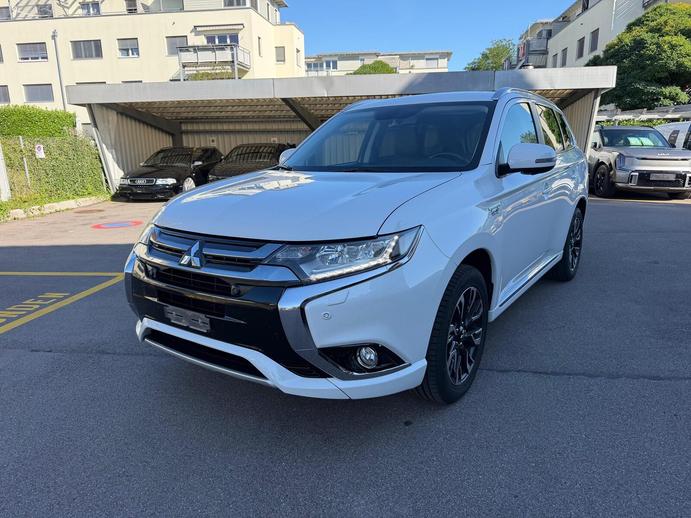 MITSUBISHI Outlander 2.0 PHEV Diamond, Plug-in-Hybrid Benzina/Elettrica, Occasioni / Usate, Automatico