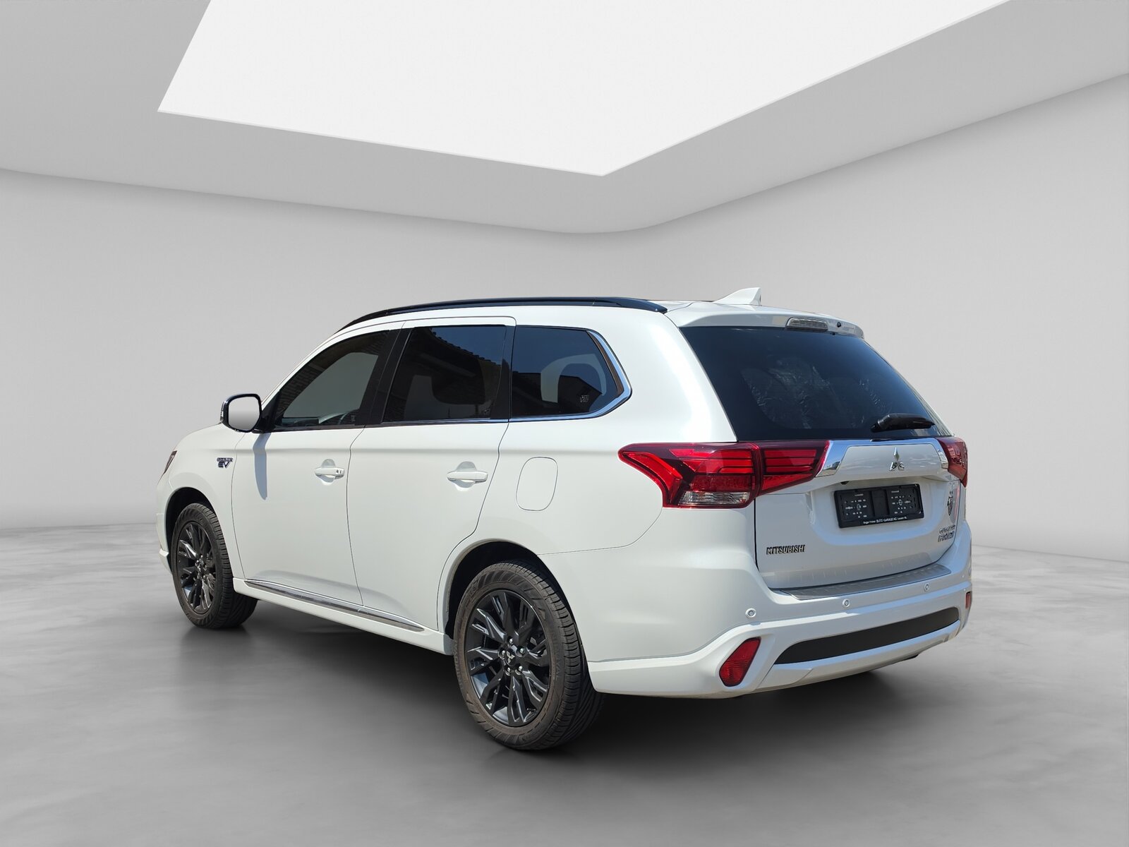 MITSUBISHI Outlander 2.0 PHEV Style Anniversary 4WD Automati, Plug-in-Hybrid Benzin/Elektro, Occasion / Gebraucht, Automatik - 4