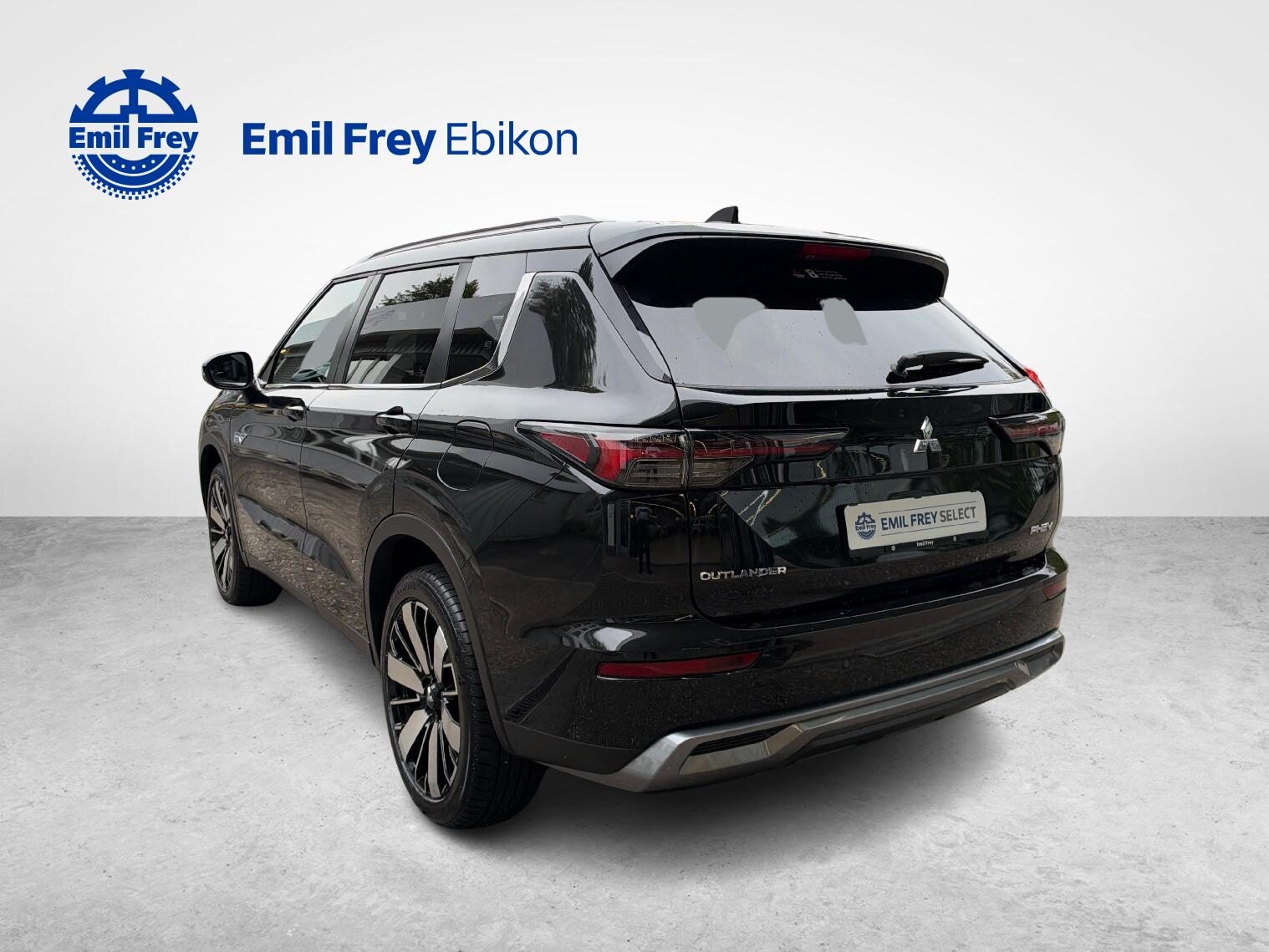 MITSUBISHI Outlander 2.4 PHEV Intense 4x4, Plug-in-Hybrid Petrol/Electric, Second hand / Used, Automatic - 3