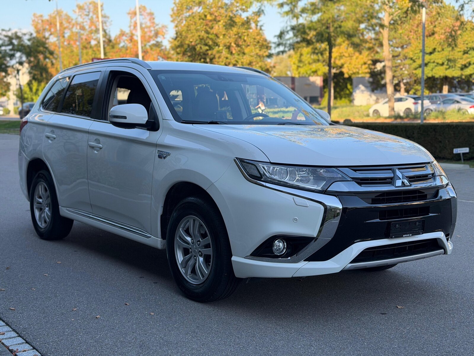 MITSUBISHI Outlander 2.0 PHEV 4WD Automatic, Plug-in-Hybrid Benzin/Elektro, Occasion / Gebraucht, Automatik - 6