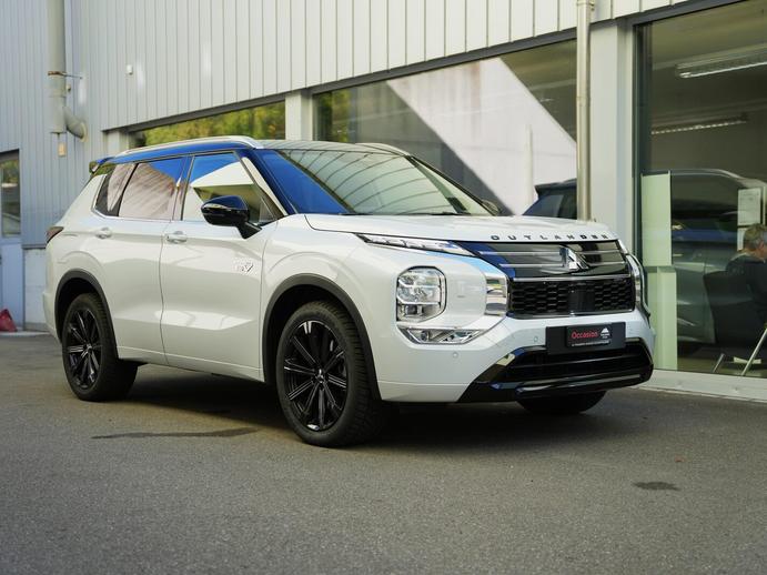 MITSUBISHI Outlander 2.4 PHEV Instyle 4x4, Plug-in-Hybrid Petrol/Electric, Second hand / Used, Automatic