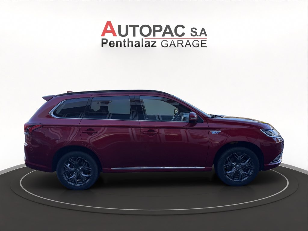 MITSUBISHI OUTLANDER 2.4 PHEV Diamond S-Edition, Plug-in-Hybrid Benzin/Elektro, Occasion / Gebraucht, Automatik - 7