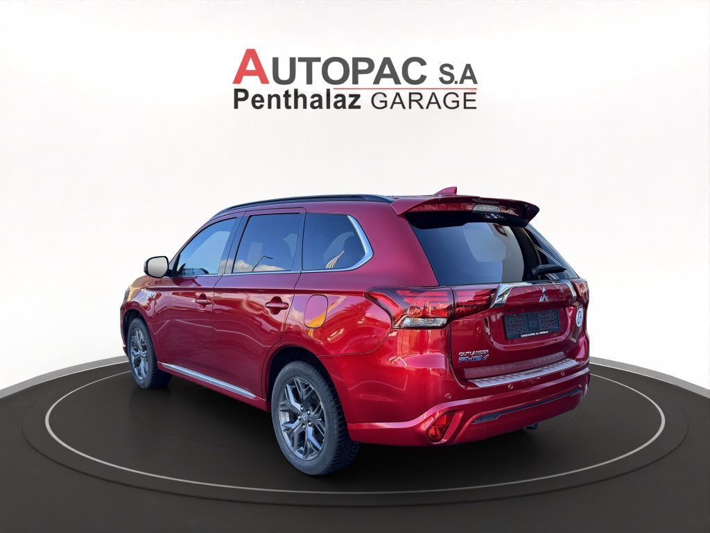 MITSUBISHI OUTLANDER 2.4 PHEV Diamond S-Edition, Plug-in-Hybrid Benzin/Elektro, Occasion / Gebraucht, Automatik - 4