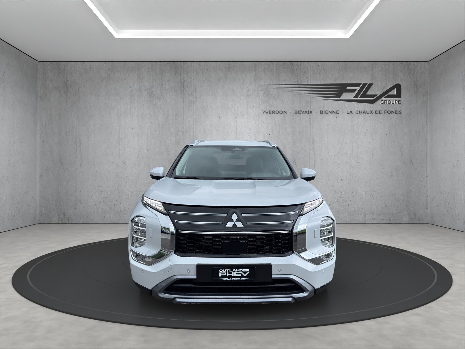 MITSUBISHI OUTLANDER 2.4 PHEV Intense 4x4, Plug-in-Hybrid Benzina/Elettrica, Auto dimostrativa, Automatico - 2