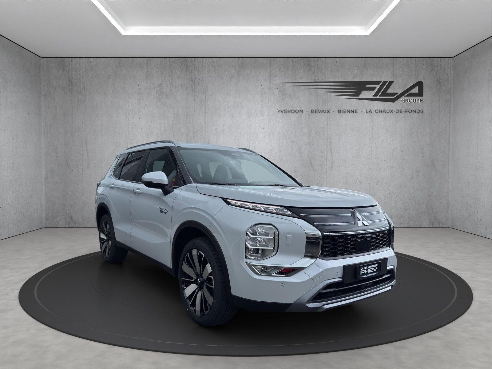 MITSUBISHI OUTLANDER 2.4 PHEV Intense 4x4, Plug-in-Hybrid Benzina/Elettrica, Auto dimostrativa, Automatico - 6