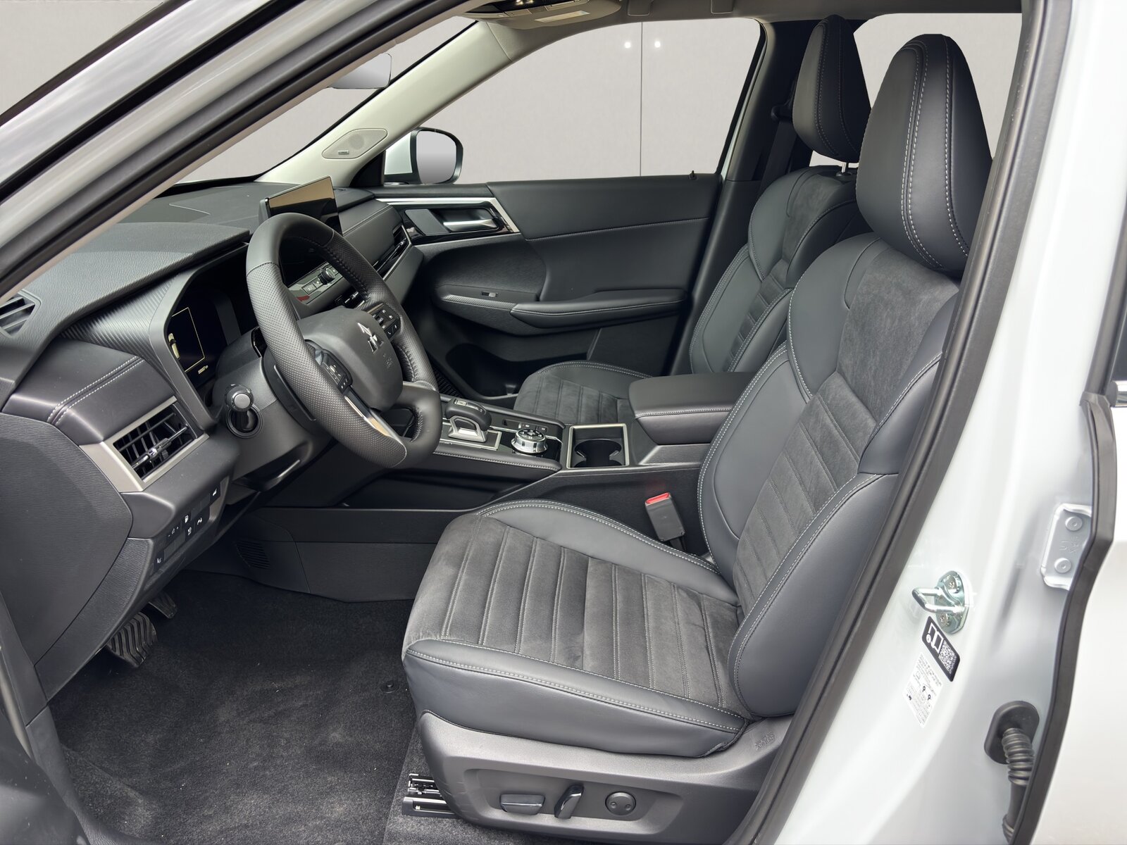 MITSUBISHI Outlander 2.4 PHEV Intense 4x4, Plug-in-Hybrid Benzin/Elektro, Vorführwagen, Automatik - 7