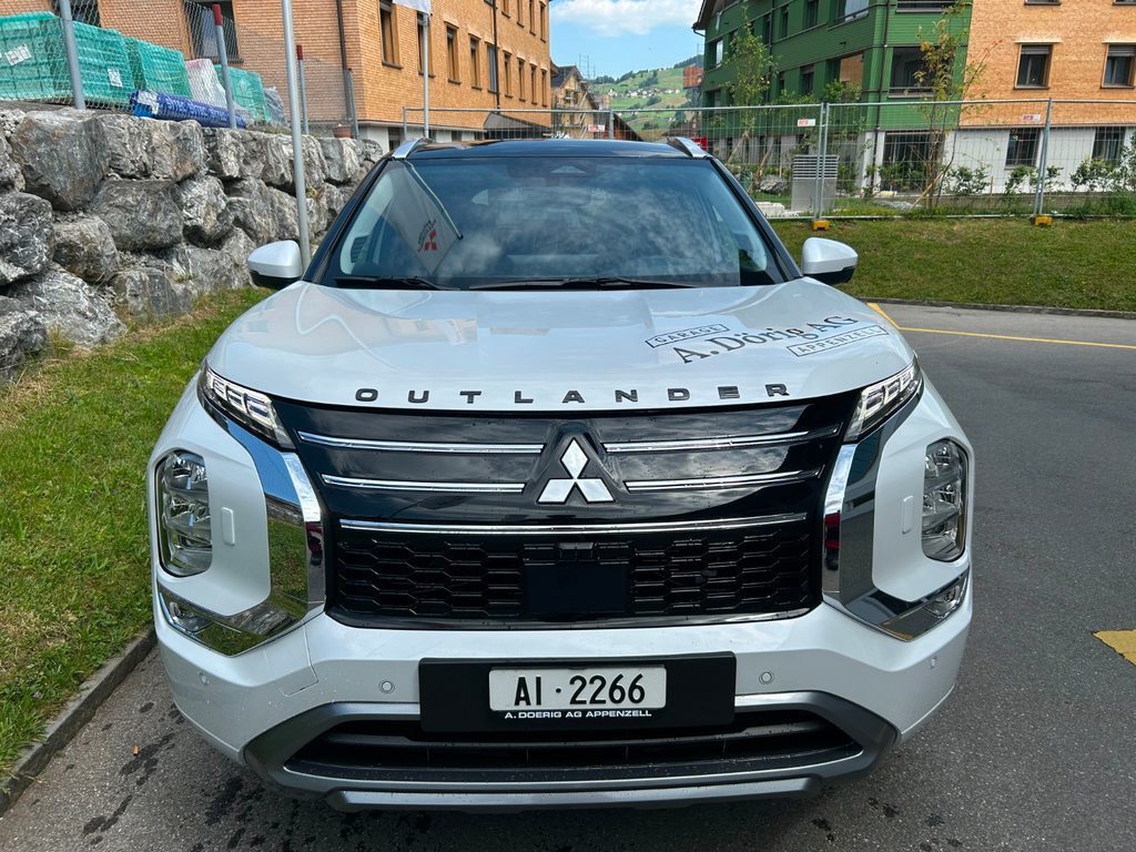 MITSUBISHI OUTLANDER 2.4 PHEV Instyle 4x4, Plug-in-Hybrid Benzin/Elektro, Vorführwagen, Automatik - 2