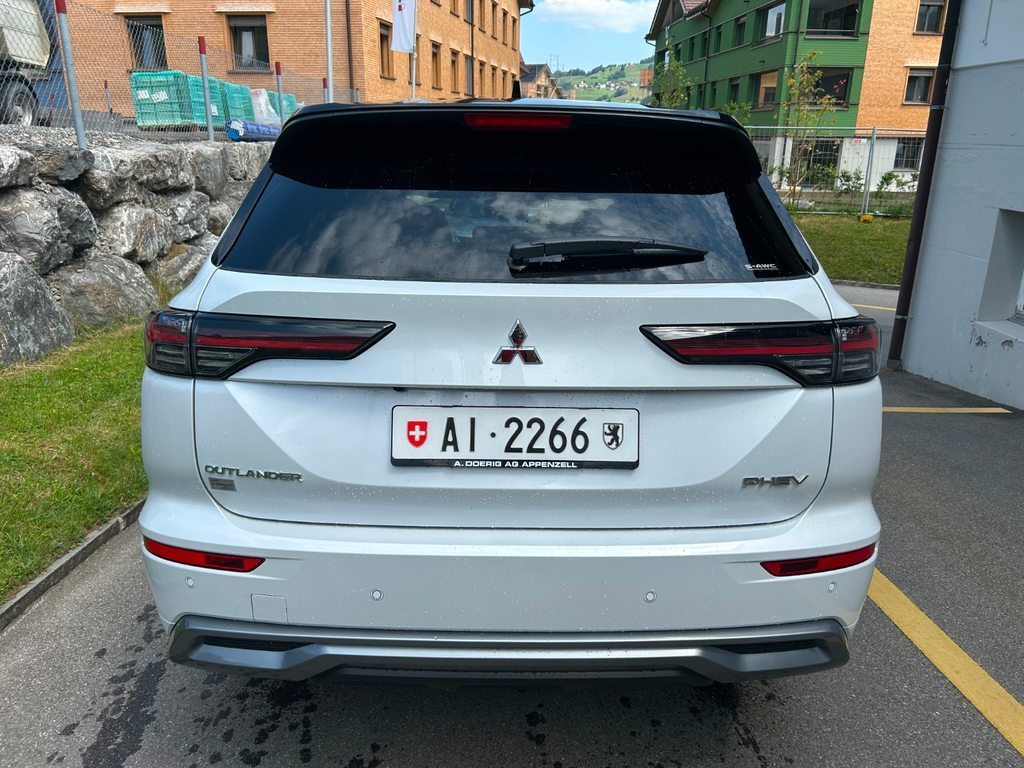 MITSUBISHI OUTLANDER 2.4 PHEV Instyle 4x4, Plug-in-Hybrid Benzin/Elektro, Vorführwagen, Automatik - 4
