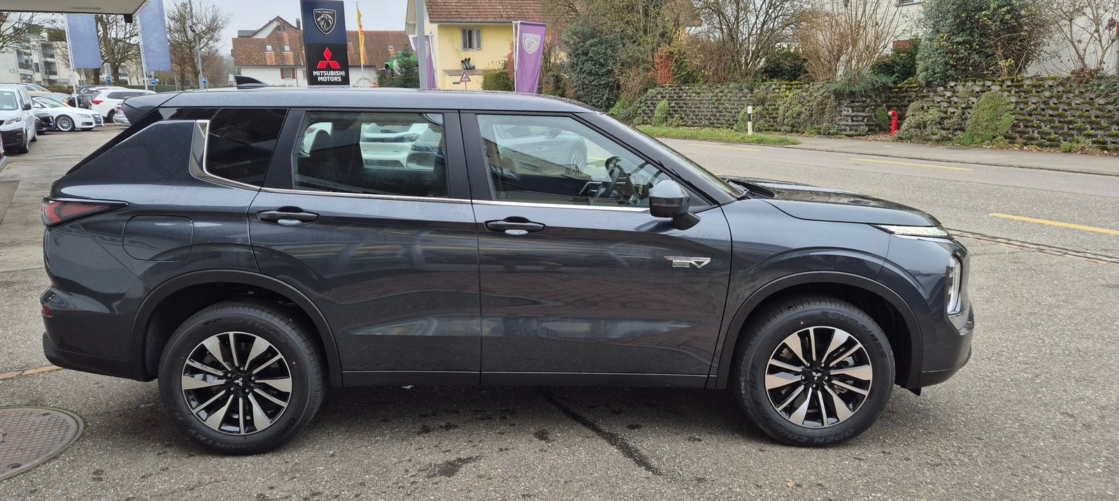 MITSUBISHI Outlander 2.4 PHEV Inform Helvetia, Plug-in-Hybrid Benzina/Elettrica, Auto dimostrativa, Automatico - 4