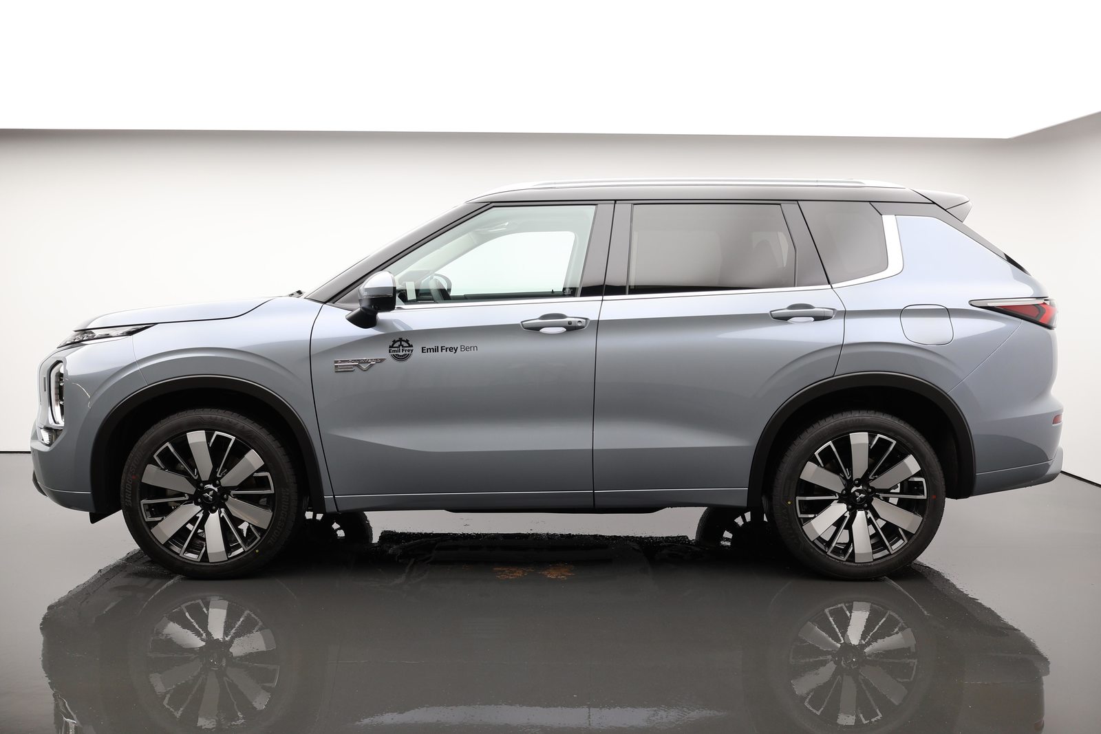 MITSUBISHI Outlander 2.4 PHEV Instyle 4x4 ab 0.8% Leasing, Plug-in-Hybrid Benzin/Elektro, Vorführwagen, Automatik - 2