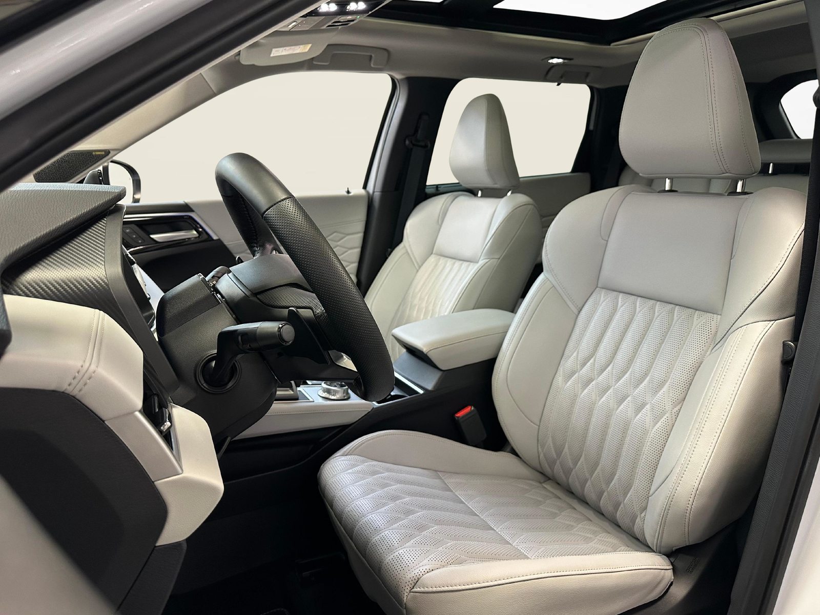MITSUBISHI Outlander 2.4 PHEV Instyle 4x4, Hybride Rechargeable Essence/Électricité, Voiture de démonstration, Automatique - 5