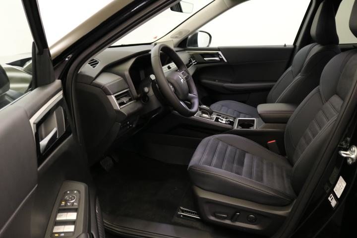 MITSUBISHI Outlander 2.4 PHEV Invite 4x4, Plug-in-Hybrid Benzina/Elettrica, Auto dimostrativa, Automatico - 4