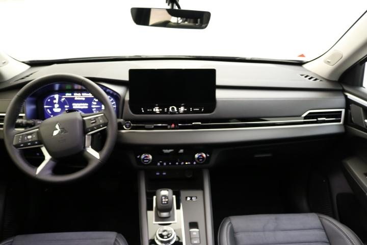 MITSUBISHI Outlander 2.4 PHEV Invite 4x4, Plug-in-Hybrid Benzina/Elettrica, Auto dimostrativa, Automatico - 6