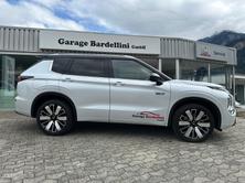 MITSUBISHI Outlander 2.4 PHEV Instyle Blackline  4x4, Plug-in-Hybrid Petrol/Electric, Ex-demonstrator, Automatic - 2