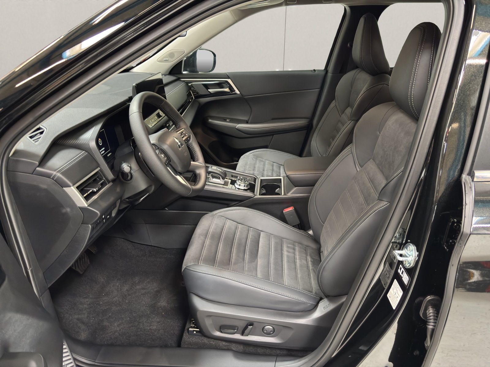 MITSUBISHI Outlander 2.4 PHEV Invite 4x4, Plug-in-Hybrid Benzin/Elektro, Neuwagen, Automat - 7