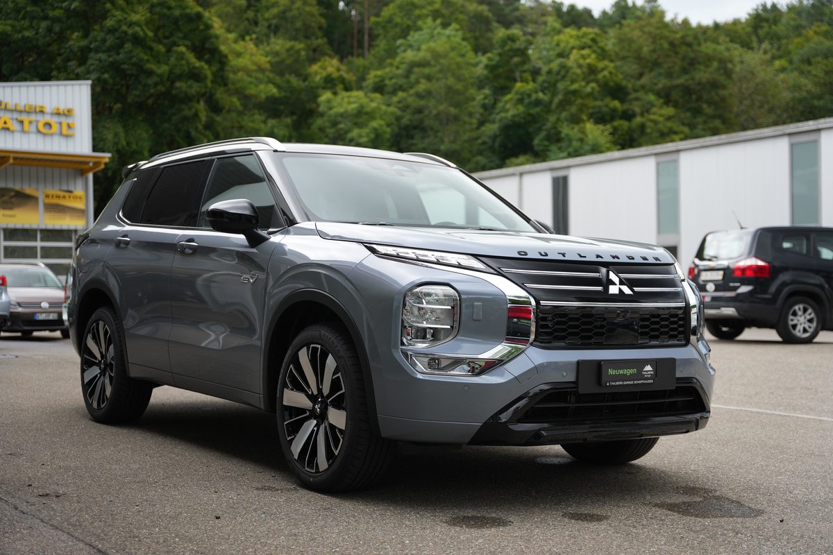 MITSUBISHI Outlander 2.4 PHEV Instyle 4x4, Plug-in-Hybrid Petrol/Electric, New car, Automatic