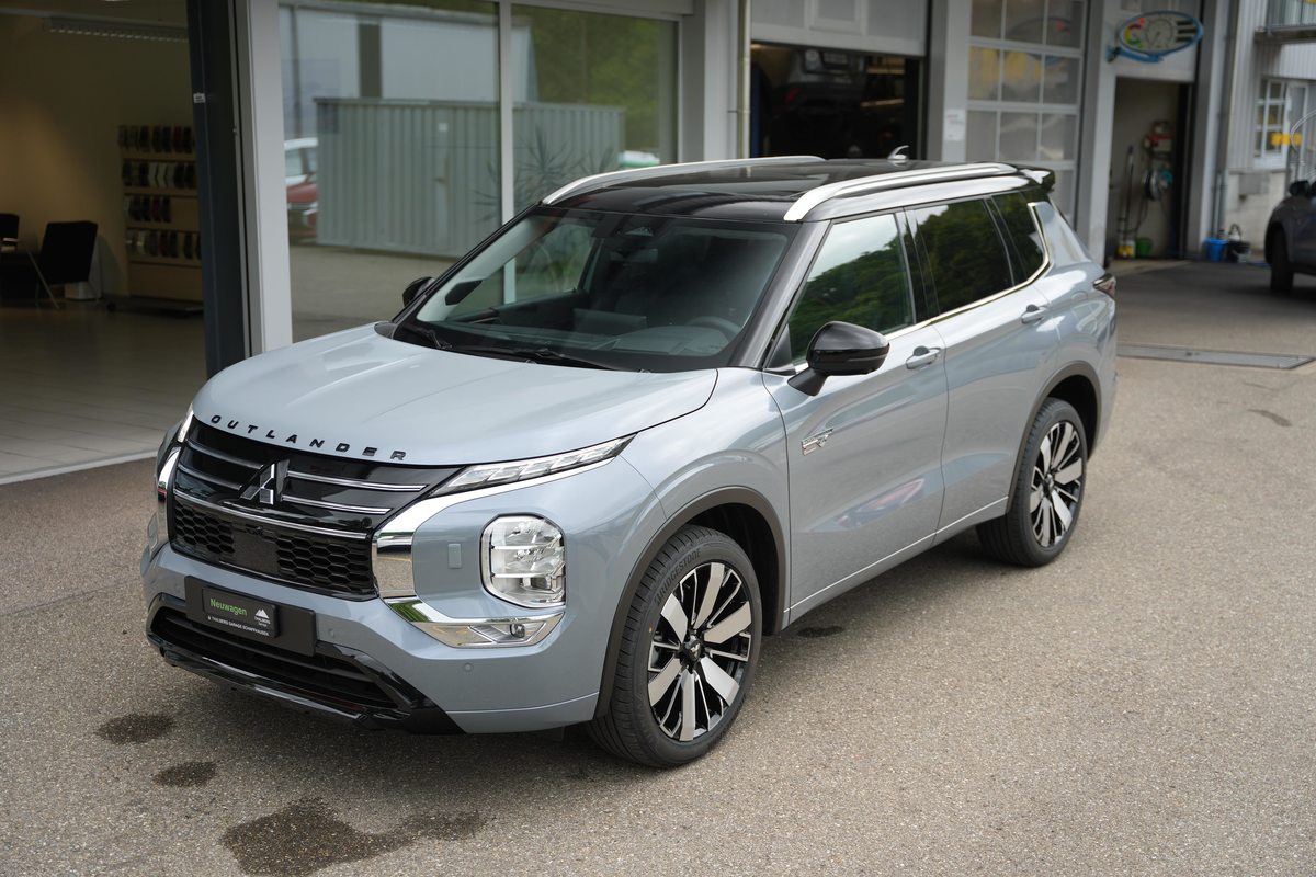 MITSUBISHI Outlander 2.4 PHEV Instyle 4x4, Plug-in-Hybrid Petrol/Electric, New car, Automatic - 2