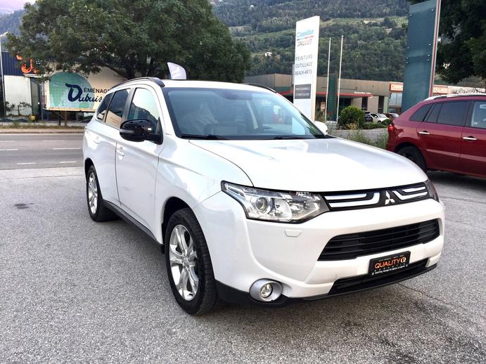 MITSUBISHI Outlander 2.2 DID Navigator Safety 4WD Automatic, Diesel, Occasioni / Usate, Automatico