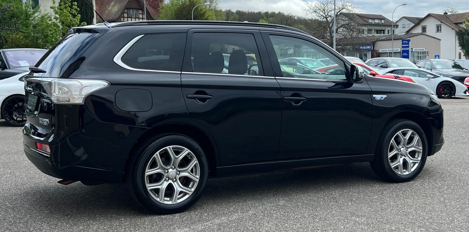MITSUBISHI Outlander 2.0 PHEV Intense, Plug-in-Hybrid Petrol/Electric, Second hand / Used, Automatic - 4