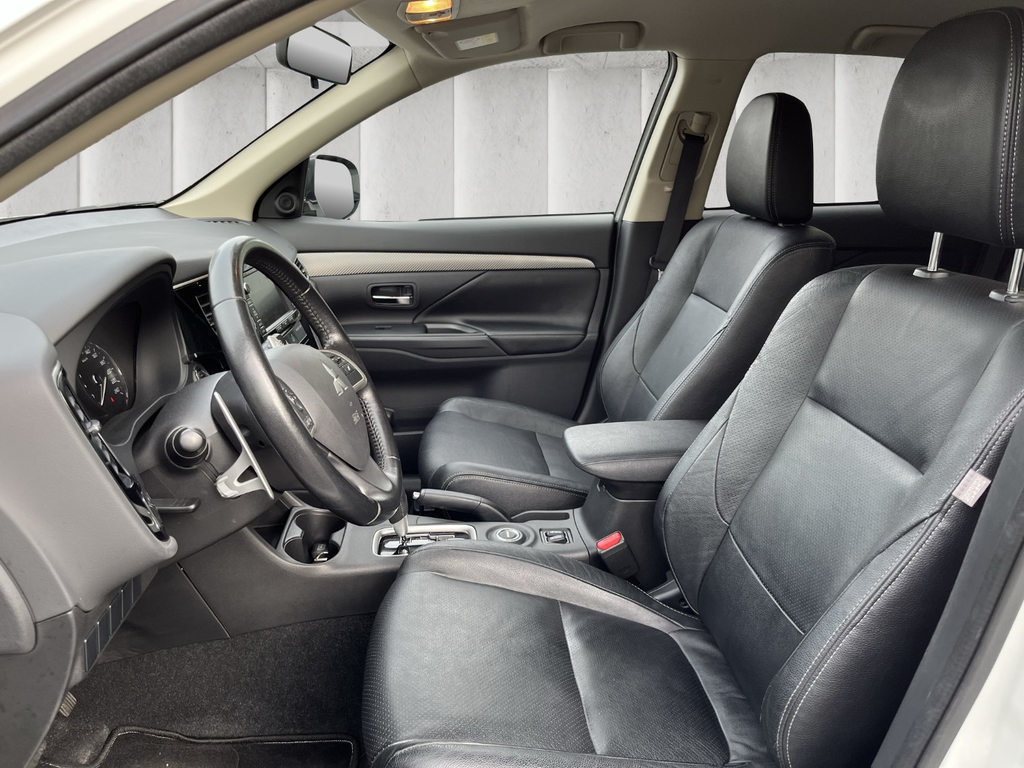 MITSUBISHI Outlander 2.2 DID Style, Diesel, Second hand / Used, Automatic - 7