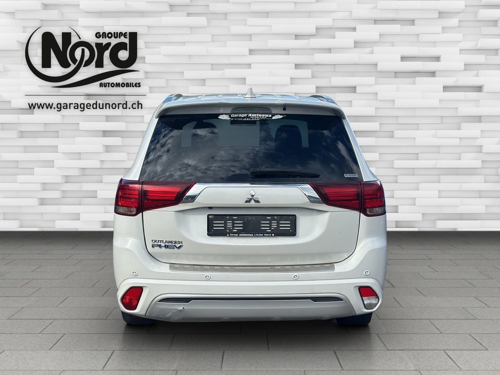 MITSUBISHI Outlander 2.4 PHEV Diamond, Hybride Rechargeable Essence/Électricité, Occasion / Utilisé, Automatique - 2