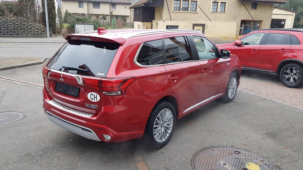 MITSUBISHI Outlander PHEV S-Edition, Plug-in-Hybrid Benzina/Elettrica, Occasioni / Usate, Automatico - 3