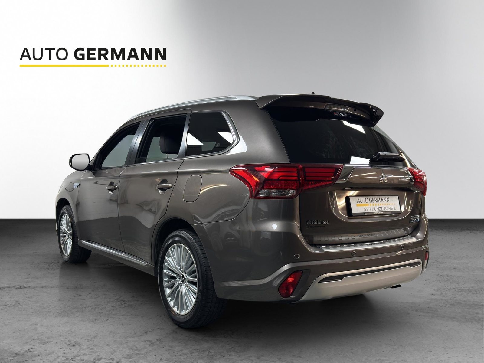 MITSUBISHI Outlander 2.4 PHEV Diamond 4x4, Plug-in-Hybrid Benzina/Elettrica, Occasioni / Usate, Automatico - 3