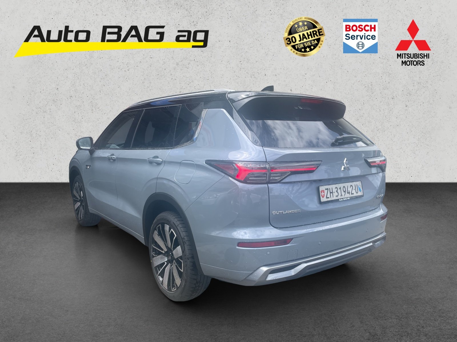 MITSUBISHI Outlander 2.4 PHEV Instyle 4x4, Plug-in-Hybrid Benzina/Elettrica, Auto dimostrativa, Automatico - 4