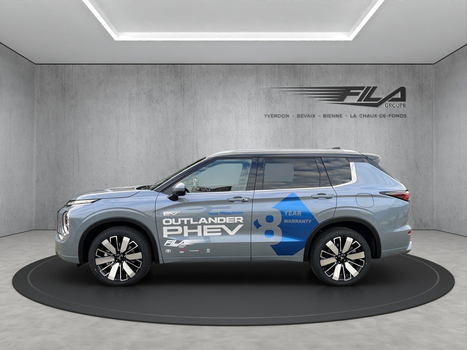 MITSUBISHI OUTLANDER 2.4 PHEV Instyle 4x4, Plug-in-Hybrid Petrol/Electric, Ex-demonstrator, Automatic - 3