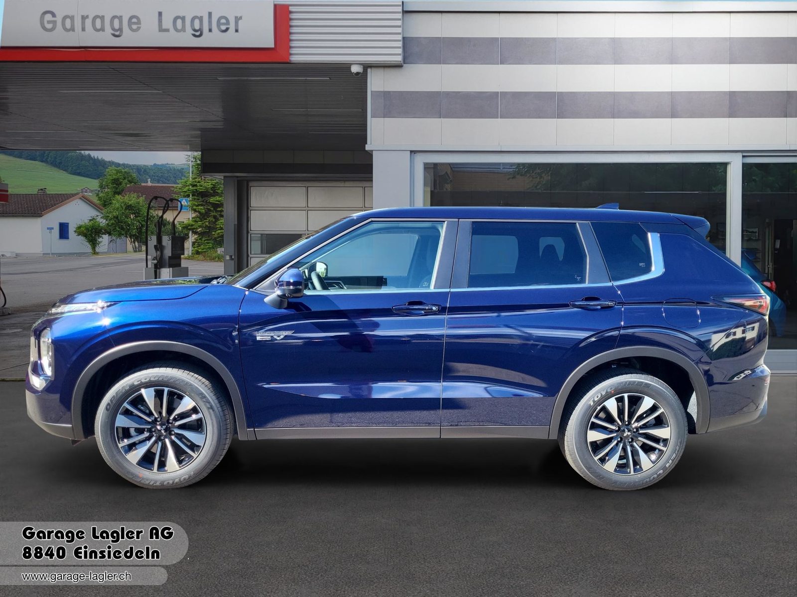MITSUBISHI Outlander 2.4 PHEV Invite 4x4, Plug-in-Hybrid Petrol/Electric, Ex-demonstrator, Automatic - 3