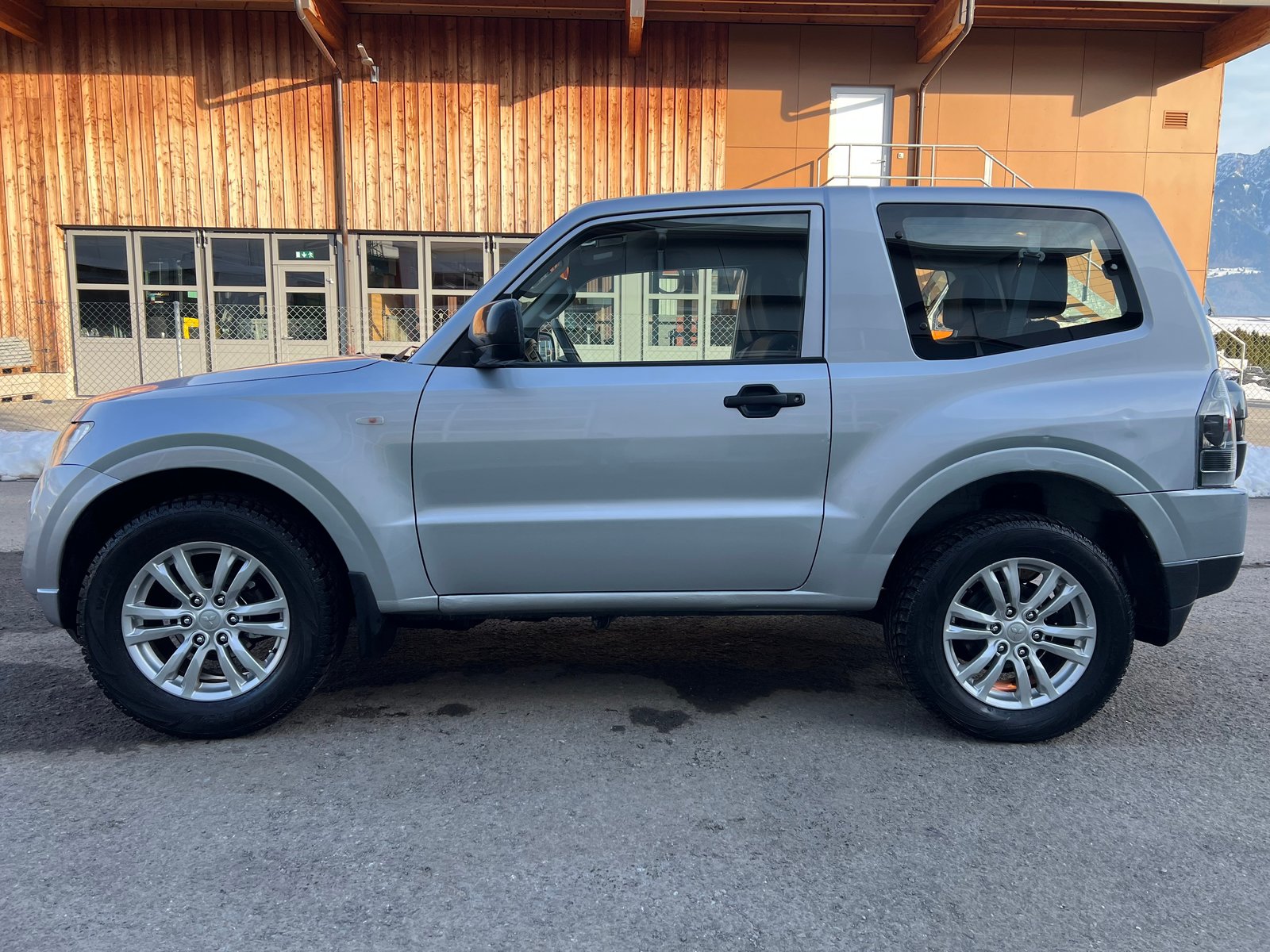MITSUBISHI PAJERO 3.2 DI-D Profi, Diesel, Occasion / Gebraucht, Handschaltung - 2