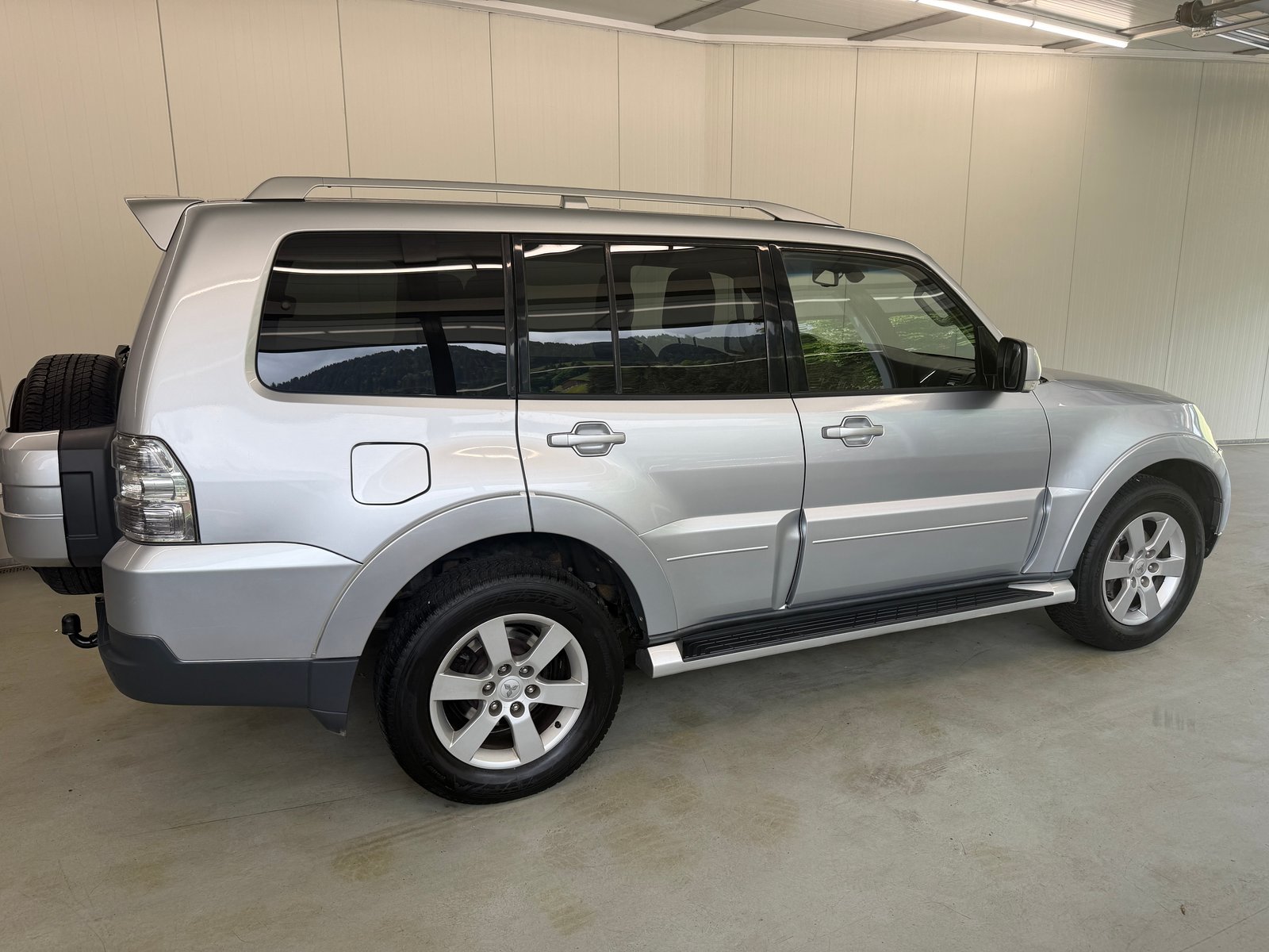 MITSUBISHI Pajero 3.2 DI-D Intense Automatic, Diesel, Second hand / Used, Automatic - 3