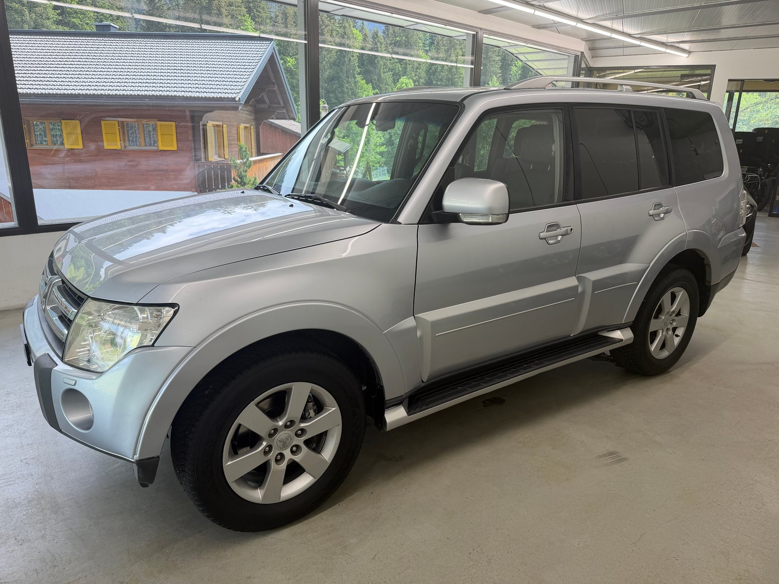 MITSUBISHI Pajero 3.2 DI-D Intense Automatic, Diesel, Second hand / Used, Automatic - 7