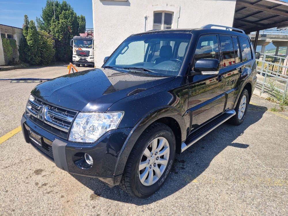 MITSUBISHI Pajero 3.2 DI-D Instyle Automatic