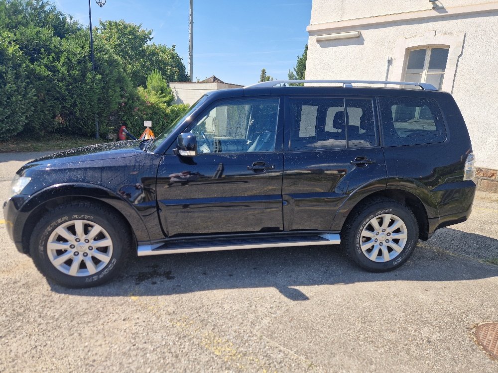 MITSUBISHI Pajero 3.2 DI-D Instyle Automatic, Diesel, Second hand / Used, Automatic - 3