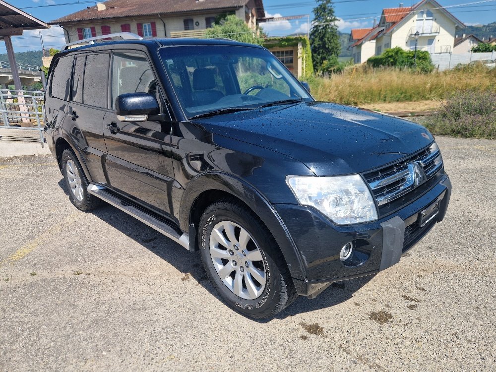 MITSUBISHI Pajero 3.2 DI-D Instyle Automatic, Diesel, Second hand / Used, Automatic - 4