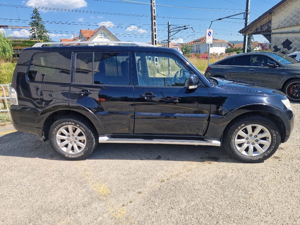 MITSUBISHI Pajero 3.2 DI-D Instyle Automatic, Diesel, Second hand / Used, Automatic - 5
